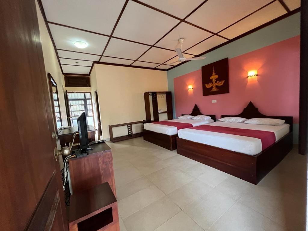 The Triangle Hotel Anuradhapura Szoba fotó